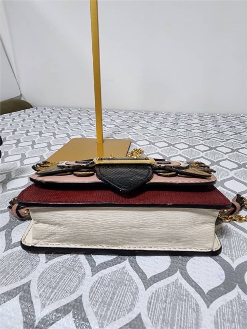Authentic Burberry Owl Chain-Linked Crossbody Bag Multicolored - Picture 8 of 15